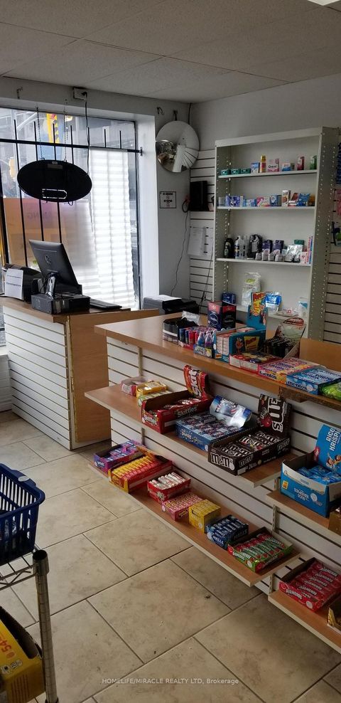 Photo 7 at 576 Rogers Road, Eglinton West, Toronto