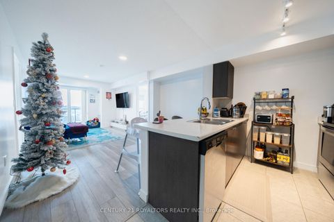 Photo 7 at 811 - 1346 Danforth Road, Eglinton East, Toronto