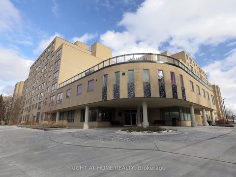 Photo 2 at 116 - 326 Major Mackenzie Drive E, Crosby, Richmond Hill