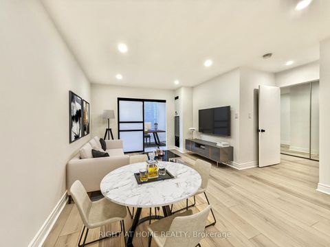 Photo 11 at 116 - 326 Major Mackenzie Drive E, Crosby, Richmond Hill