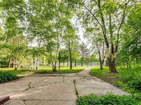 Photo 35 at 116 - 326 Major Mackenzie Drive E, Crosby, Richmond Hill