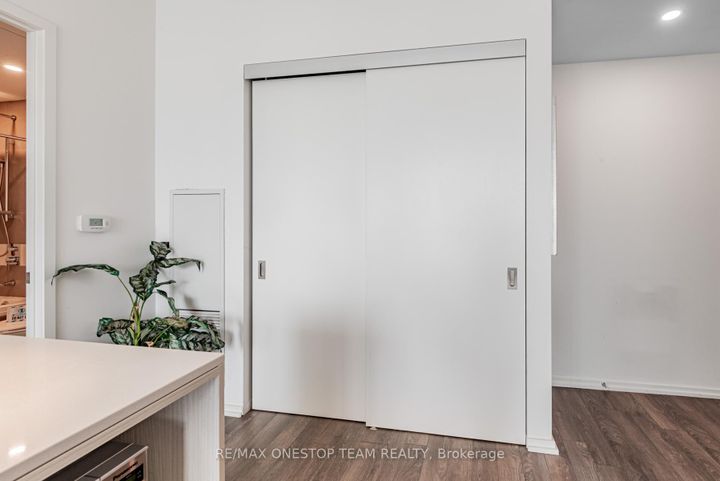 Photo 7 at 1114 - 197 Yonge Street, Yonge Corridor, Toronto