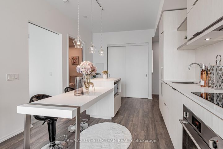 Photo 14 at 1114 - 197 Yonge Street, Yonge Corridor, Toronto