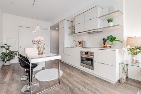 Photo 12 at 1114 - 197 Yonge Street, Yonge Corridor, Toronto