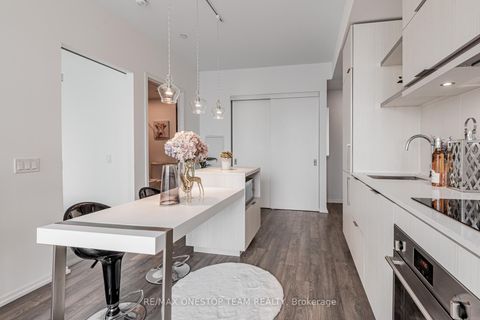 Photo 14 at 1114 - 197 Yonge Street, Yonge Corridor, Toronto