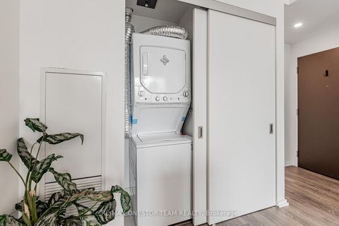 Photo 28 at 1114 - 197 Yonge Street, Yonge Corridor, Toronto