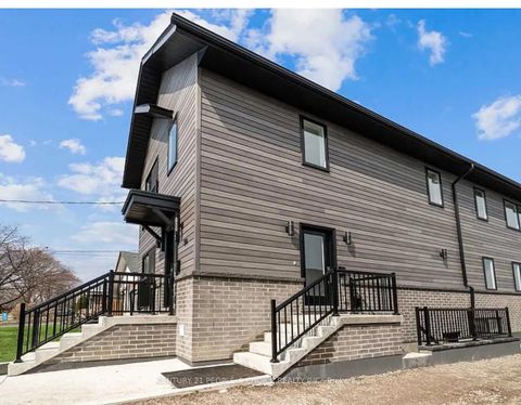 Photo 1 at 54 Westhampton Drive, The Westway, Toronto