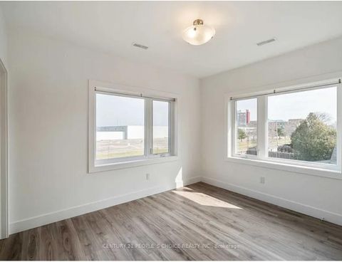 Photo 3 at 54 Westhampton Drive, The Westway, Toronto