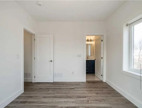 Photo 4 at 54 Westhampton Drive, The Westway, Toronto