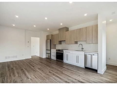 Photo 10 at 54 Westhampton Drive, The Westway, Toronto