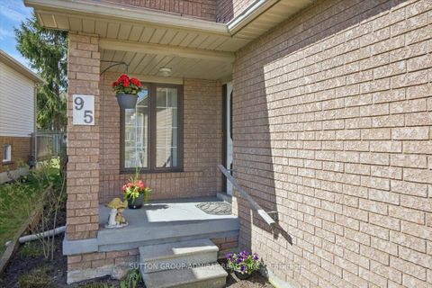 Photo 3 at 95 Athabaska Road, Holly, Barrie