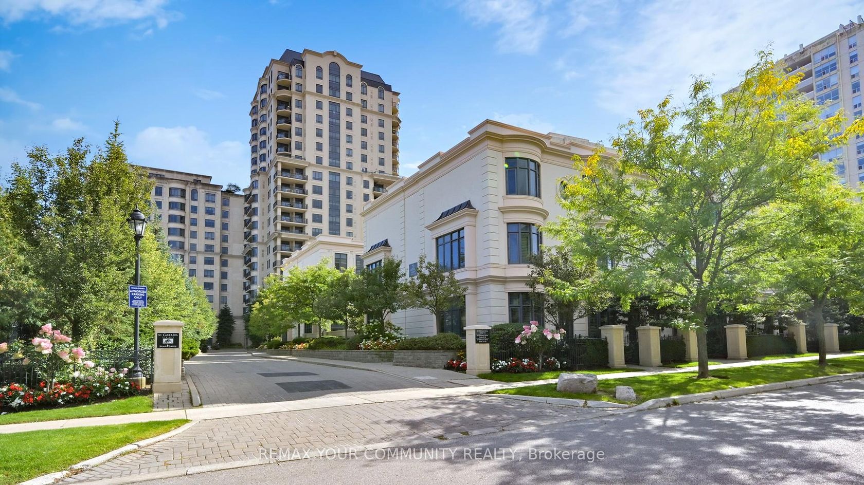 18 - 27 Elkhorn Drive, Bayview Village, Toronto 2