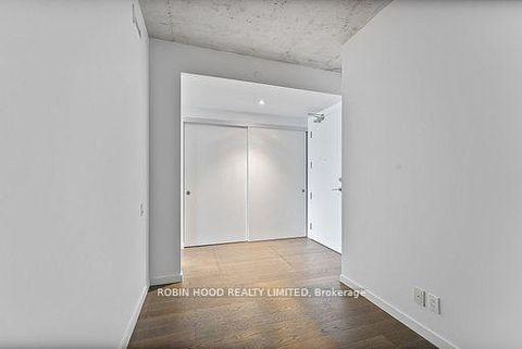 Photo 4 at 511 - 383 Sorauren Avenue, Roncesvalles, Toronto