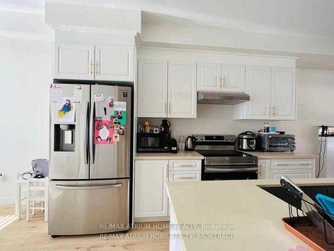 Photo 2 at 18 Mcnaughton Road, Maple, Vaughan