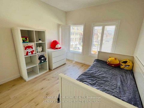 Photo 10 at 18 Mcnaughton Road, Maple, Vaughan