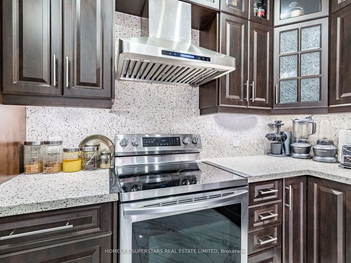 Photo 4 at 13 Wallaby Way, Wellington, Brampton