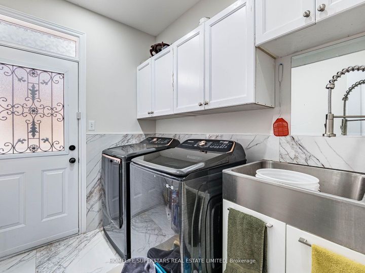 Photo 6 at 13 Wallaby Way, Wellington, Brampton