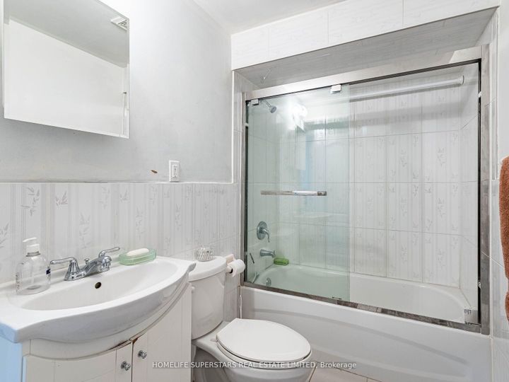 Photo 26 at 13 Wallaby Way, Wellington, Brampton