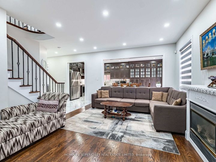 Photo 33 at 13 Wallaby Way, Wellington, Brampton