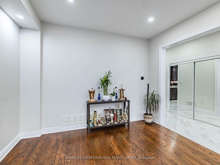 Photo 34 at 13 Wallaby Way, Wellington, Brampton