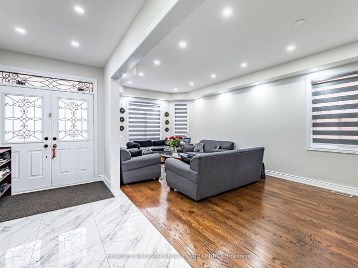 Photo 36 at 13 Wallaby Way, Wellington, Brampton