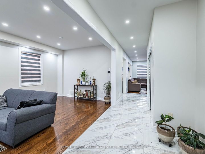 Photo 38 at 13 Wallaby Way, Wellington, Brampton