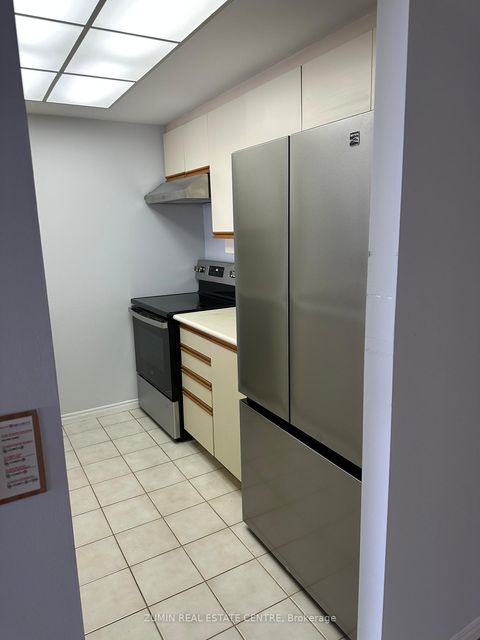 Photo 14 at 3312 - 7 CONCORDE Place, Don Mills, Toronto