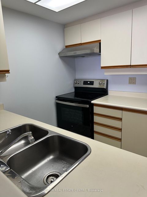 Photo 16 at 3312 - 7 CONCORDE Place, Don Mills, Toronto