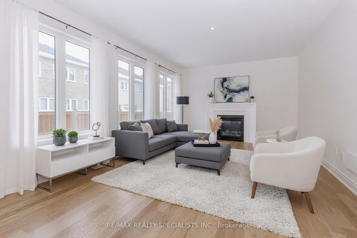 Photo 8 at 74 Clockwork Drive, Northwest Brampton, Brampton