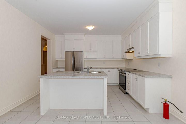 Photo 12 at 74 Clockwork Drive, Northwest Brampton, Brampton