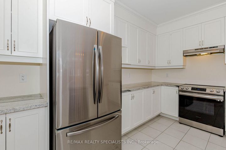 Photo 13 at 74 Clockwork Drive, Northwest Brampton, Brampton