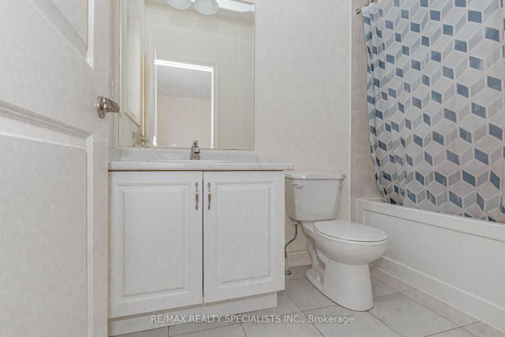 Photo 23 at 74 Clockwork Drive, Northwest Brampton, Brampton