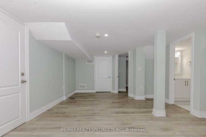 Photo 34 at 74 Clockwork Drive, Northwest Brampton, Brampton