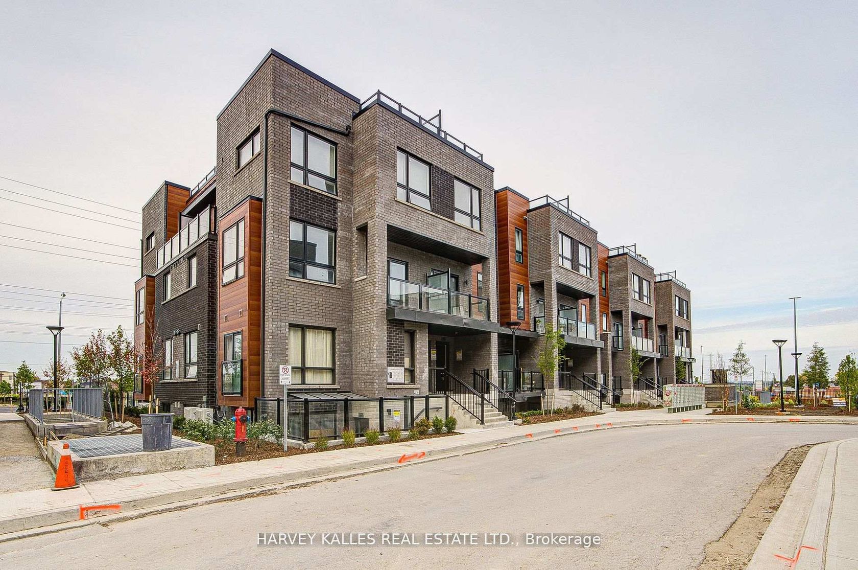 28 - 18 Lytham Green Circle, Glenway Estates, Newmarket photo 2