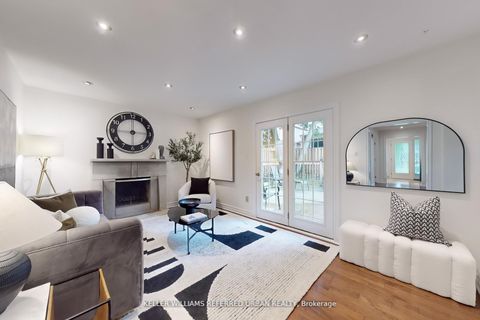 Photo 4 at 158 Walton Drive, Aurora Village, Aurora