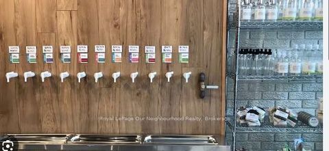 Photo 3 at 1263 Dundas Street W, Bellwoods, Toronto