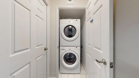 Photo 9 at 207 - 73 King William Crescent, Langstaff, Richmond Hill