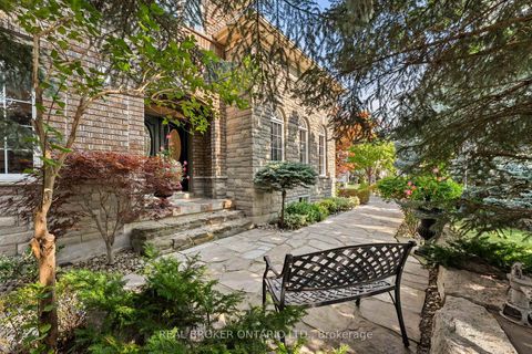 Photo 2 at 58 Calera Crescent, Sonoma Heights, Vaughan