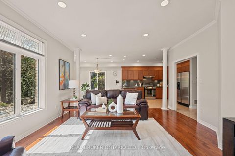 Photo 9 at 58 Calera Crescent, Sonoma Heights, Vaughan