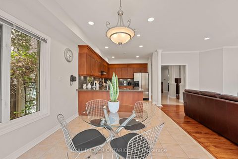 Photo 13 at 58 Calera Crescent, Sonoma Heights, Vaughan