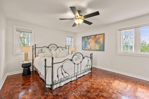 Photo 16 at 58 Calera Crescent, Sonoma Heights, Vaughan