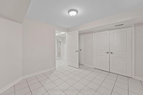 Photo 26 at 58 Calera Crescent, Sonoma Heights, Vaughan