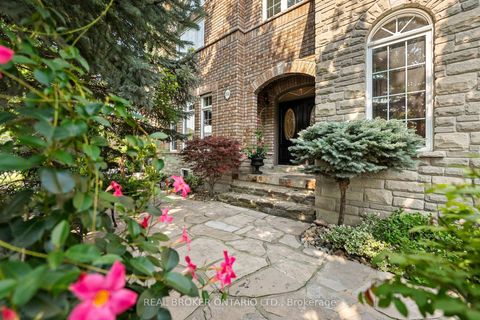 Photo 31 at 58 Calera Crescent, Sonoma Heights, Vaughan