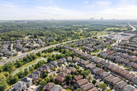 Photo 43 at 58 Calera Crescent, Sonoma Heights, Vaughan