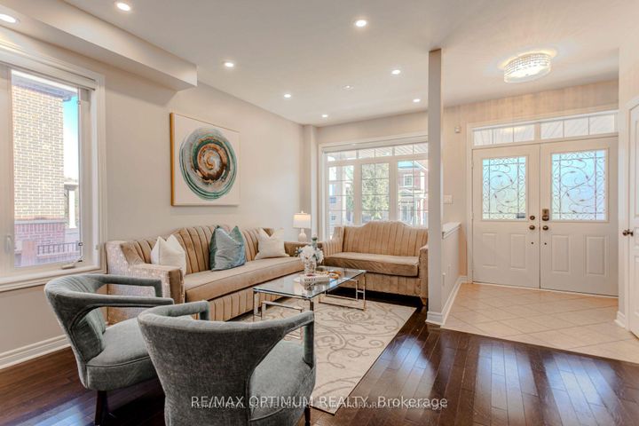 Photo 4 at 150 Lloyd Sanderson Drive, Credit Valley, Brampton