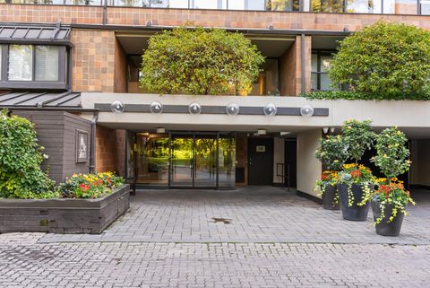 Photo 2 at 337 - 40 Oaklands Avenue, St. Clair, Toronto