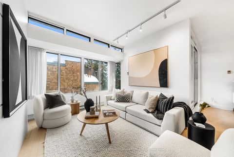 Photo 9 at 337 - 40 Oaklands Avenue, St. Clair, Toronto