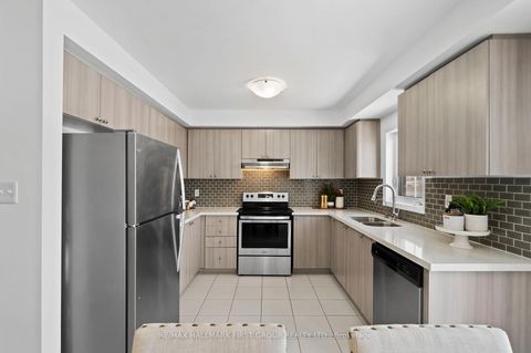 Photo 12 at 2609 Deputy Minister Path, Windfields, Oshawa