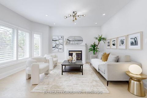 Photo 5 at 47 Medoc Place, Patterson, Vaughan