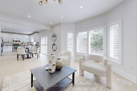 Photo 8 at 47 Medoc Place, Patterson, Vaughan